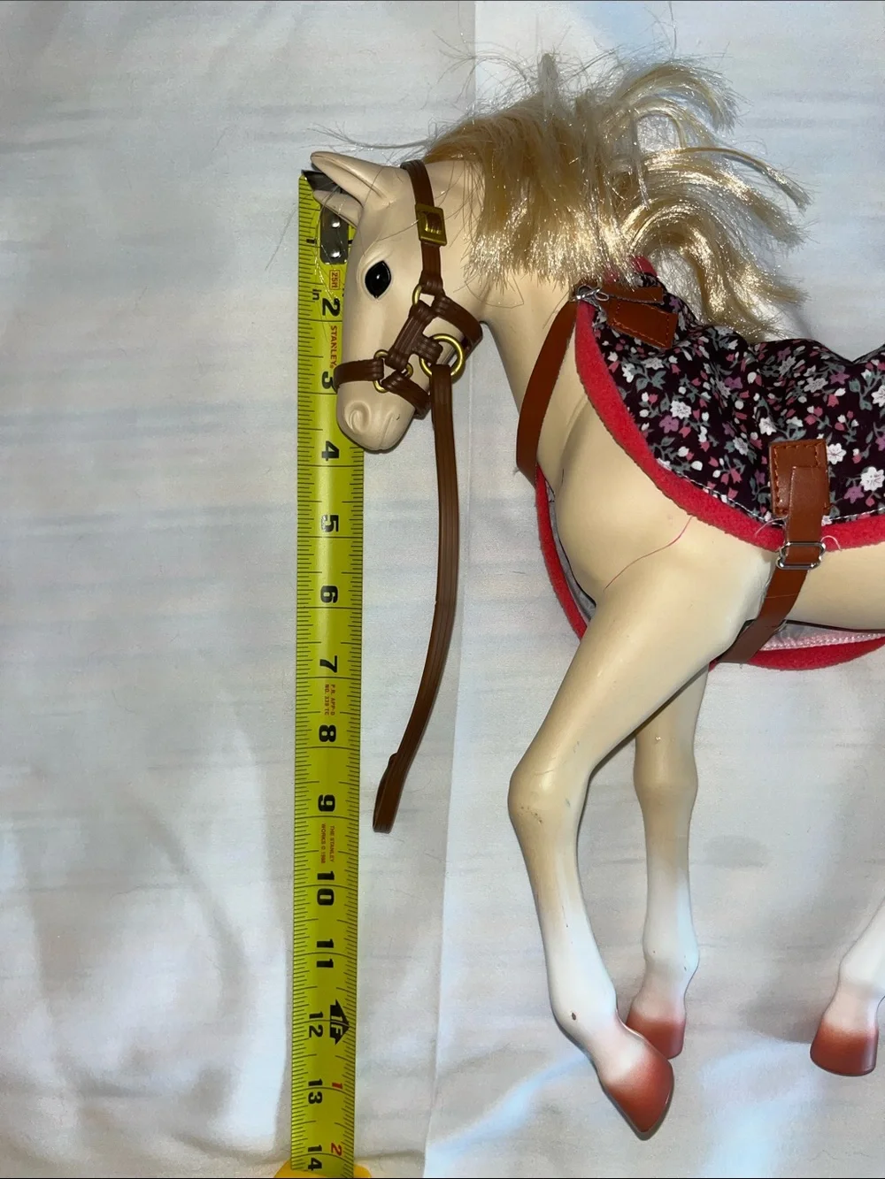 Battat Cream Toy 12” Horse Figurine with Floral Pink Saddle Blanket Bucket